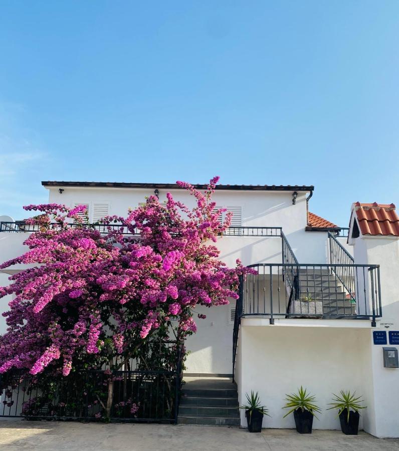 Guesthouse Dvoshko Hvar Eksteriør billede